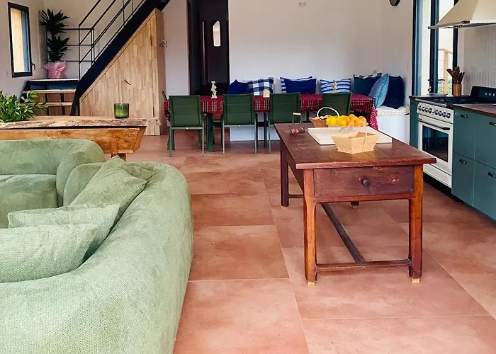 Maison De Charme Piscine & Petanque 贝纳克和卡泽纳克