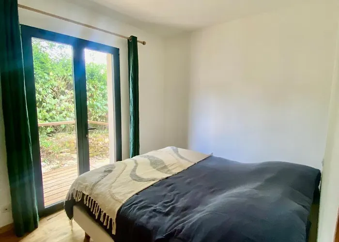 Maison De Charme Piscine & Petanque 贝纳克和卡泽纳克